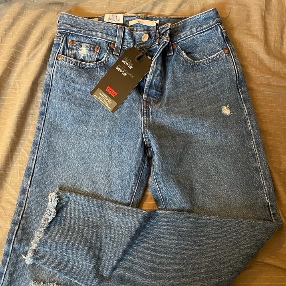 Levi’s Women’s Wedgie Fit Ankle Jeans
